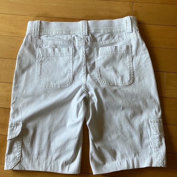 Style &Co white Bermuda shorts 4p - Picture 4 of 8